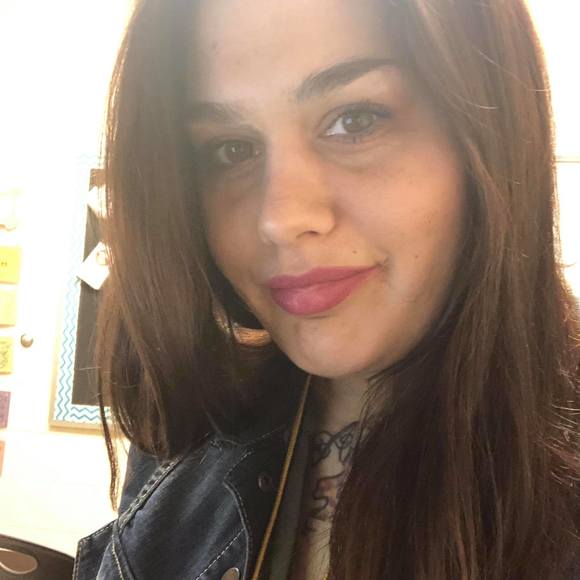 Meet your Posher, Ali - Picture 1 of 1